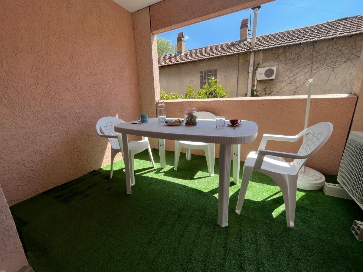 Ferienwohnung Logement Renove Avec Mobilier 2023 Avignon Exterior foto